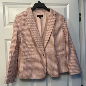 Lightweight peachy pink tweed printed blazer